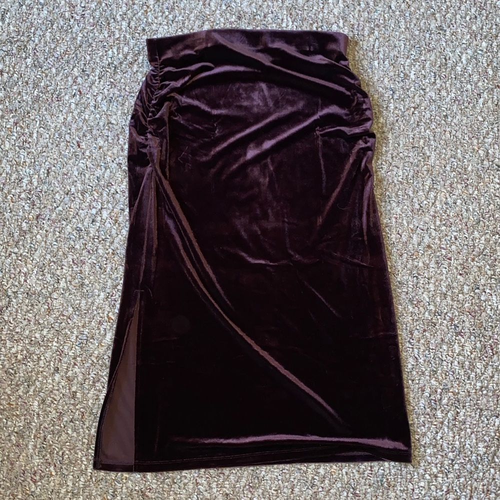 Old Navy High-Waisted Velvet Ruched Midi Skirt